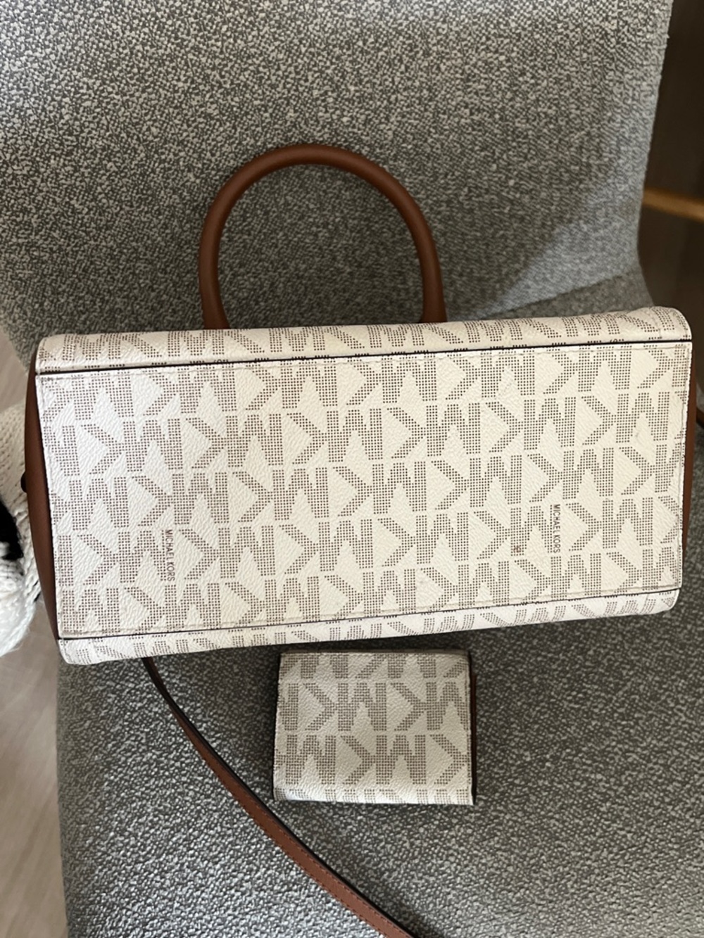 Michael Kors Cream Signature MK Satchel with Brown Trim and Wallet - Picture 11 of 16